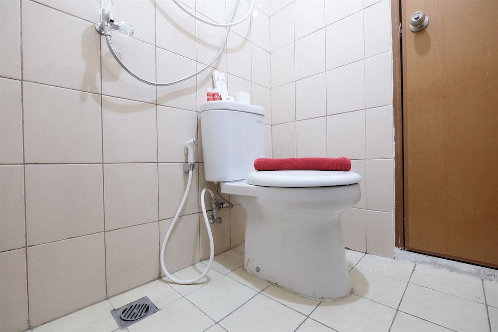 Strategic and Simple Studio Tifolia Apartment near Kelapa Gading Room 15