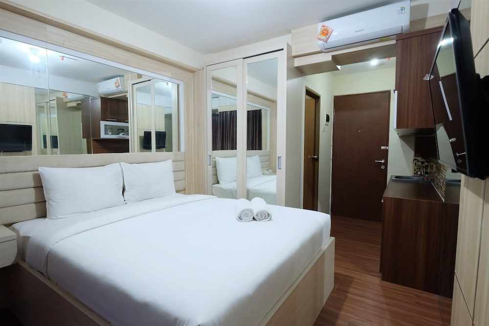 Strategic and Simple Studio Tifolia Apartment near Kelapa Gading Room 2