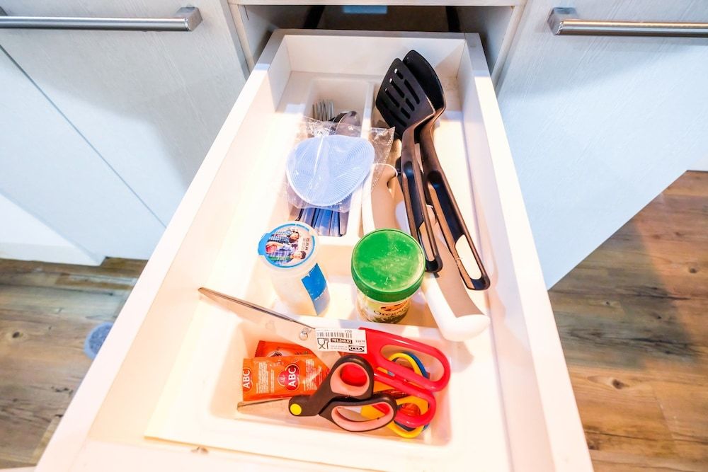 Modern And Comfy 3BR Bassura City Apartment Room 17