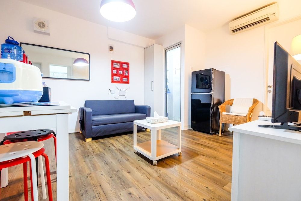 Modern And Comfy 3BR Bassura City Apartment Room 20