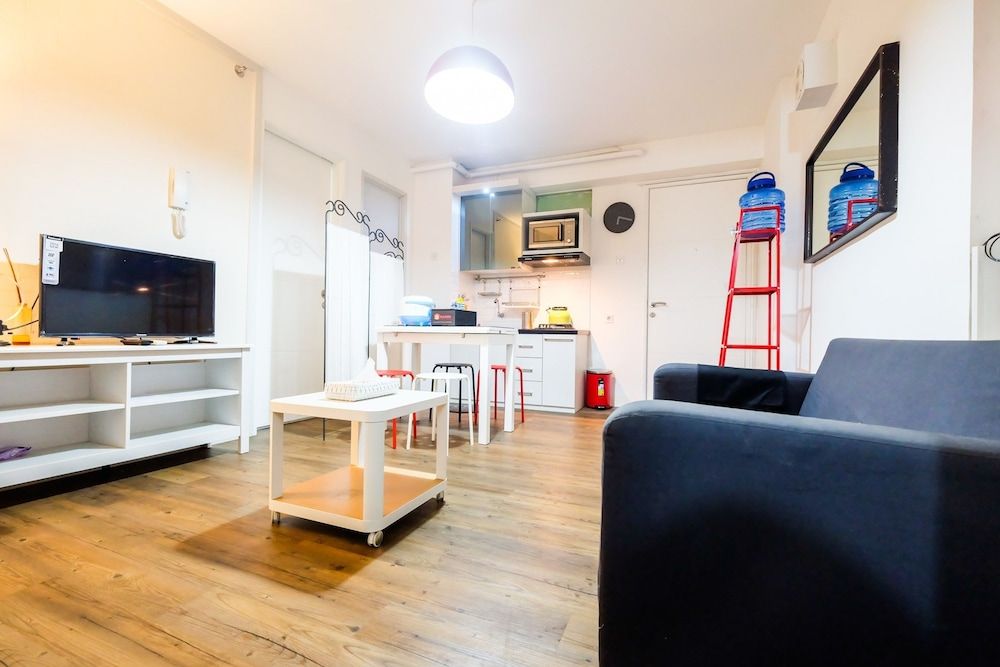 Modern And Comfy 3BR Bassura City Apartment Room 22