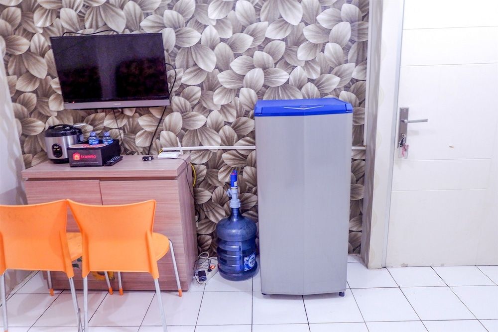 Warm Cozy Menteng Square Apartment Room 11