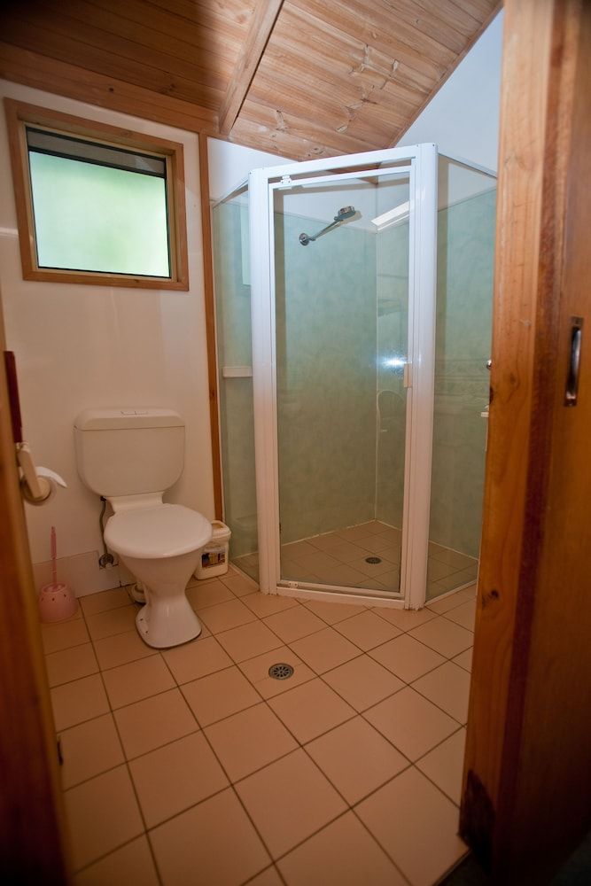 Lani's Holiday Island - Caravan Park Bungalow, 2 Bedrooms 4