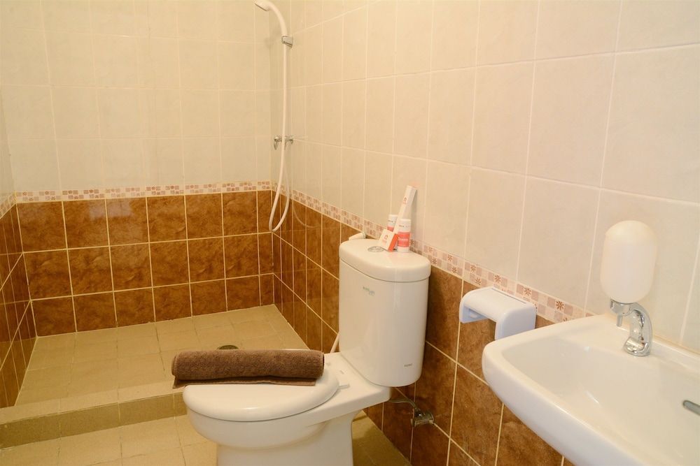 Luxury Design Grand Palace Kemayoran Apartment With Private Bathtub Room 35