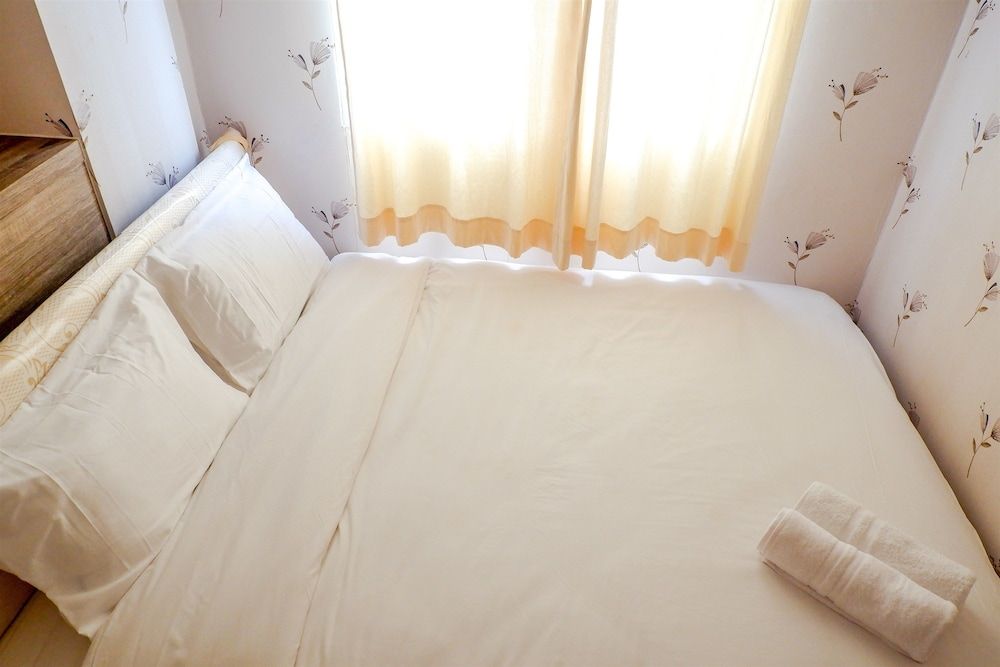 Puri Park View Apartment with Balcony Room 4
