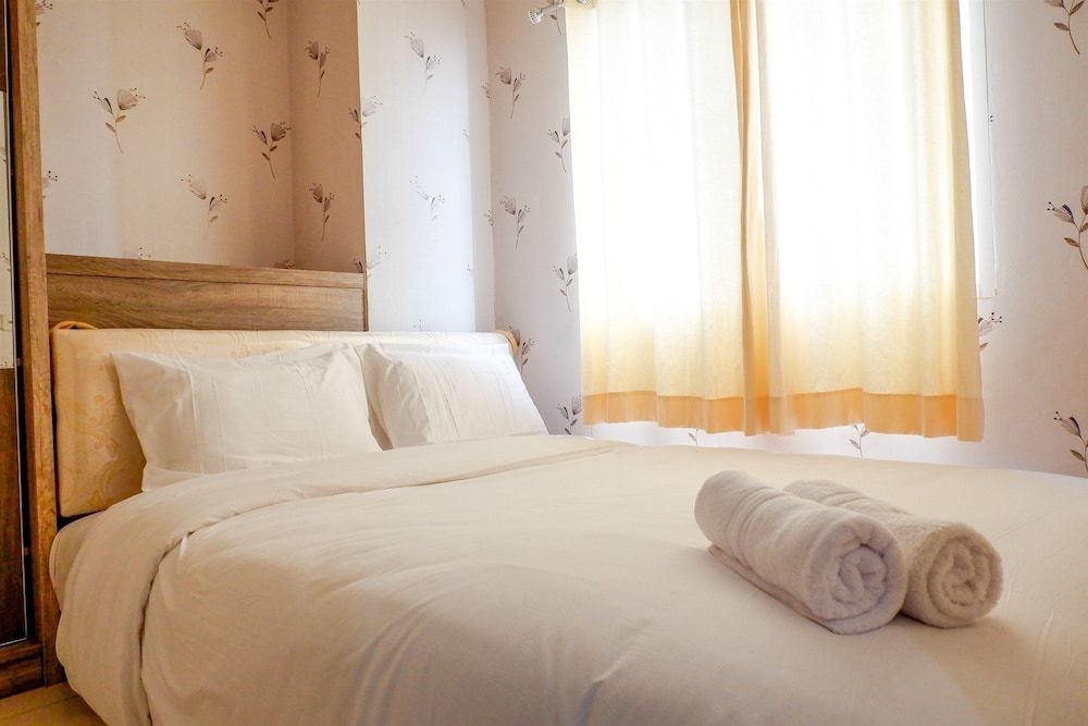 Puri Park View Apartment with Balcony Room