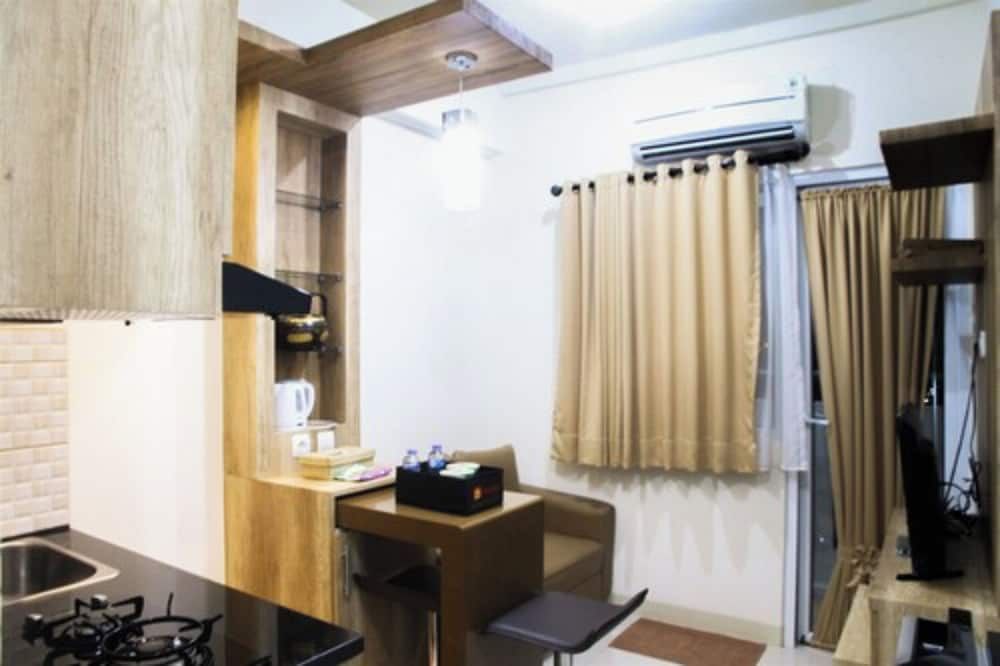 Well Designed 2BR Green Pramuka Apartment Room 11