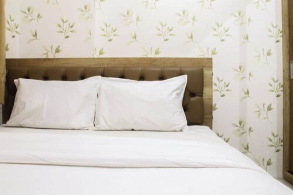 undefined Well Designed 2BR Green Pramuka Apartment