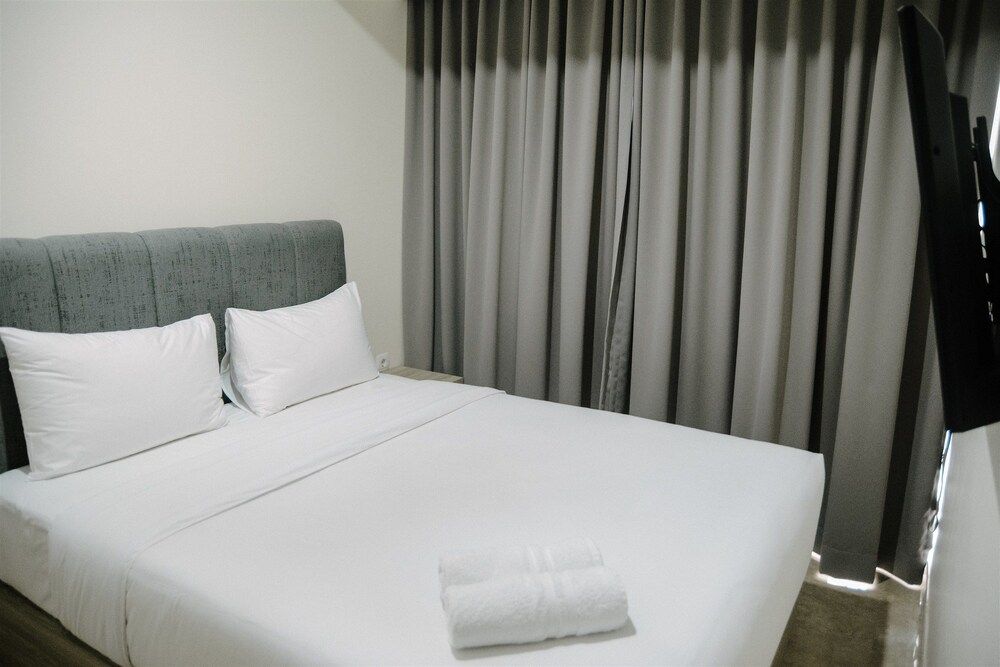 2BR Deluxe and Modern Menteng Park Apartment Room 2