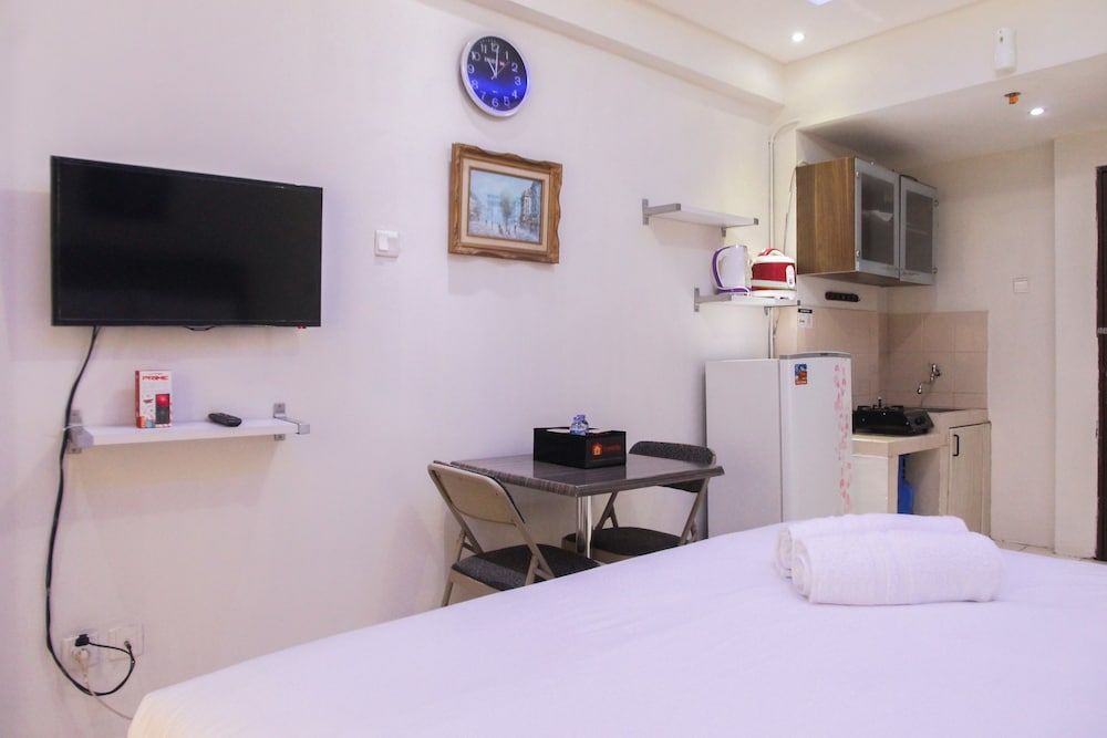 undefined Comfy Studio Room Sunter Park View Apartment 7