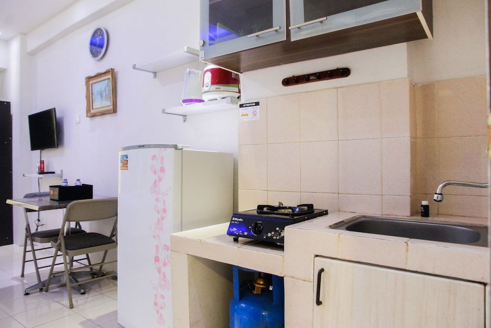 Comfy Studio Room Sunter Park View Apartment Room 12