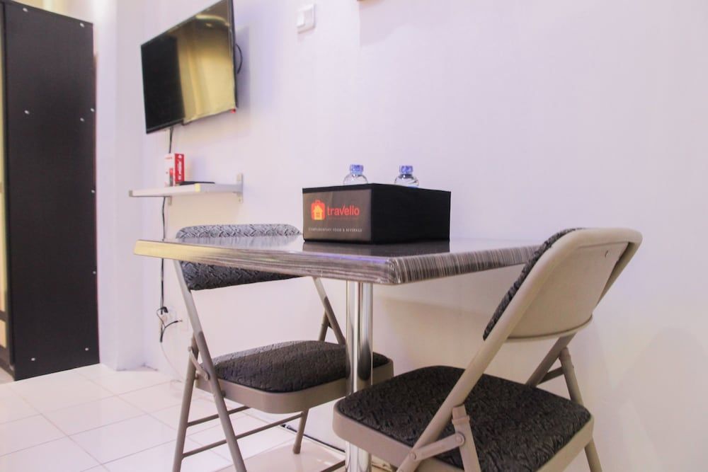 Comfy Studio Room Sunter Park View Apartment Room 8