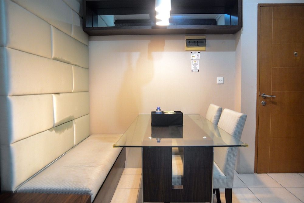 Great Location 2BR Maple Park Apartment Room 9