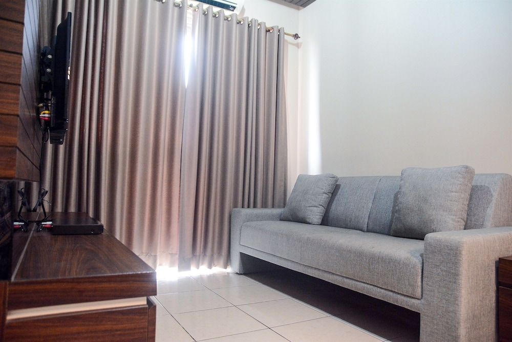 Great Location 2BR Maple Park Apartment Room 28