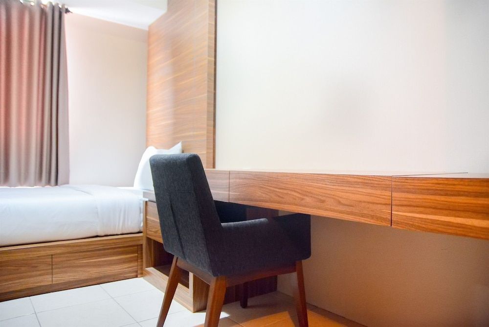 Great Location 2BR Maple Park Apartment Room 30