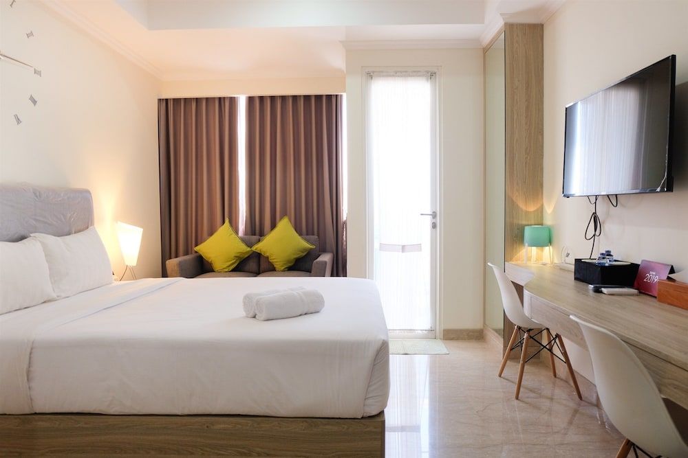 Best Price Studio Menteng Park Apartment Room 2