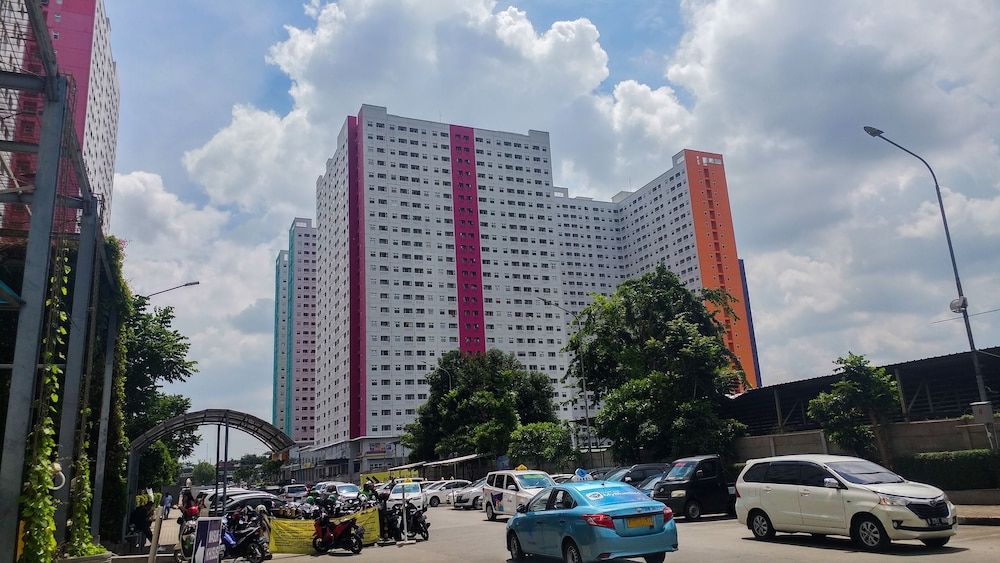 undefined Tranquil 2BR @ Green Pramuka Apartment 4