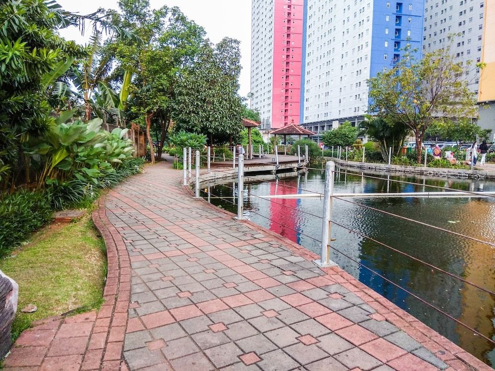 undefined Modern and Bright 2BR Green Pramuka Apartment 4