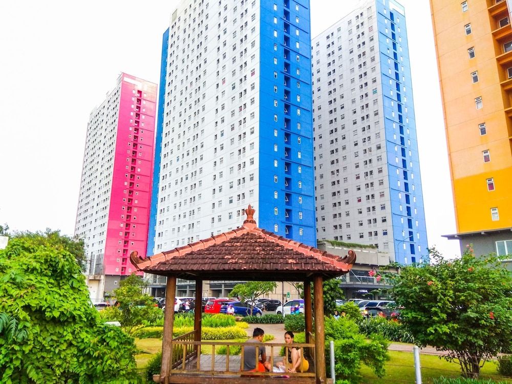 undefined Modern and Bright 2BR Green Pramuka Apartment 5