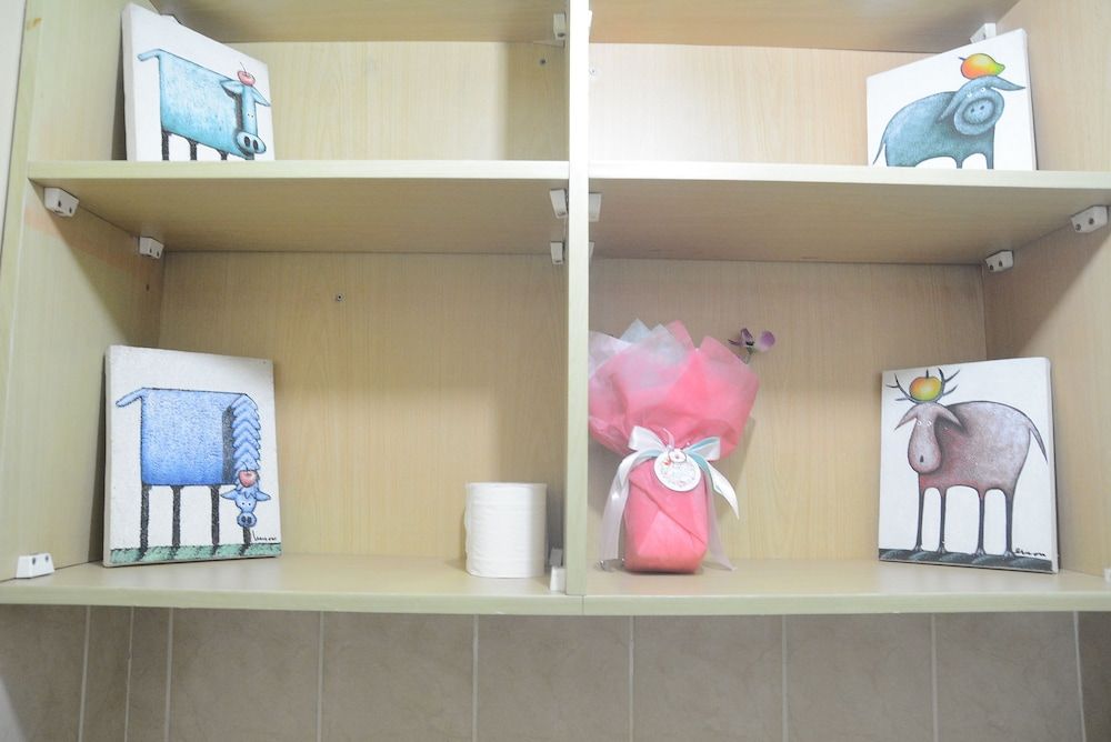 Comfy 2BR Green Bay Pluit Apartment Room 6