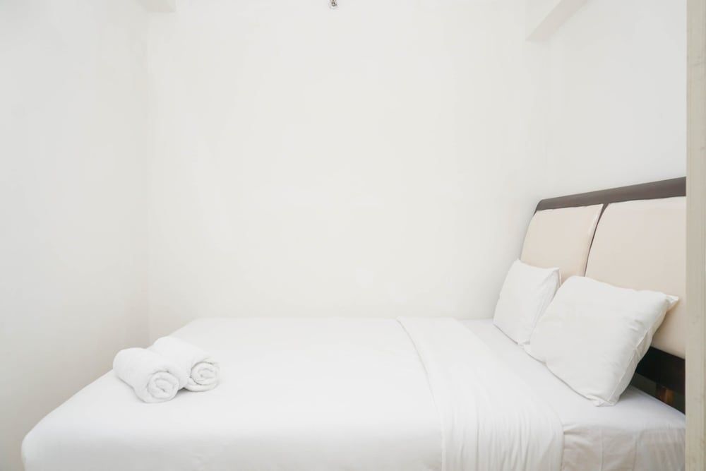 Spacious 2BR Green Bay Pluit Apartment Room 4