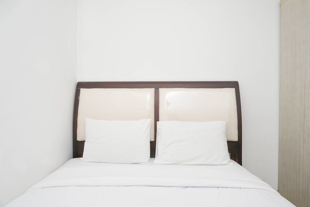 Spacious 2BR Green Bay Pluit Apartment Room 3