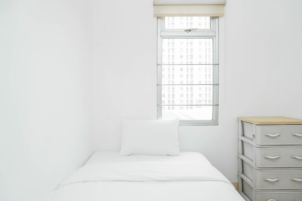 Spacious 2BR Green Bay Pluit Apartment Room 2