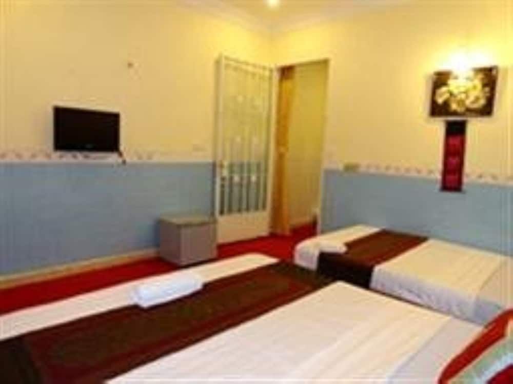 undefined Sun Flower Mart 7