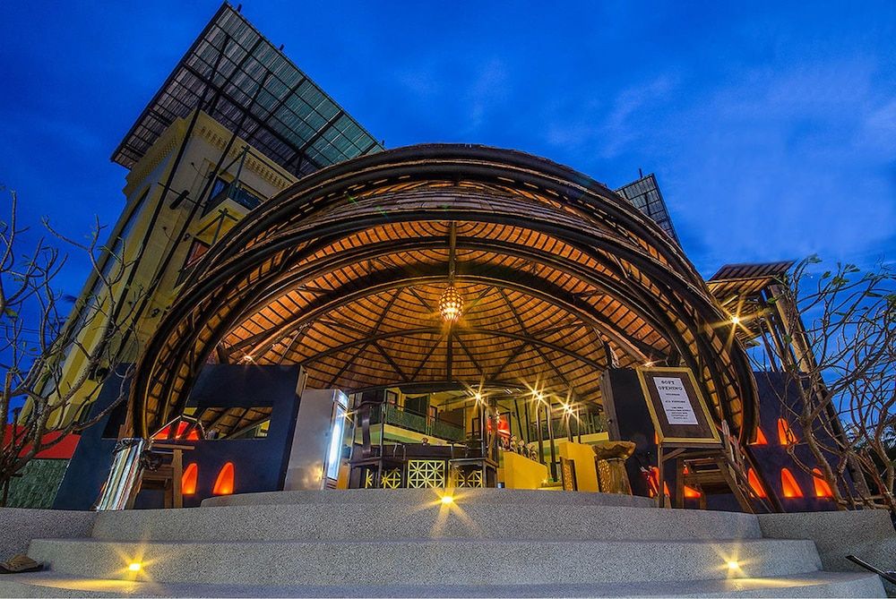 Front of property - evening/night