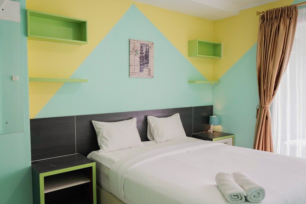 Elegant and Comfy 1BR Green Central City Apartment Room 2