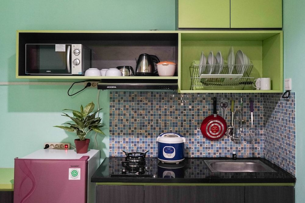 Elegant and Comfy 1BR Green Central City Apartment Room 3