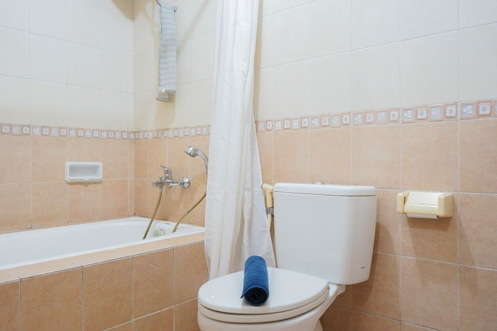 Elegant and Homey 2BR Hampton's Park Apartment Room 13