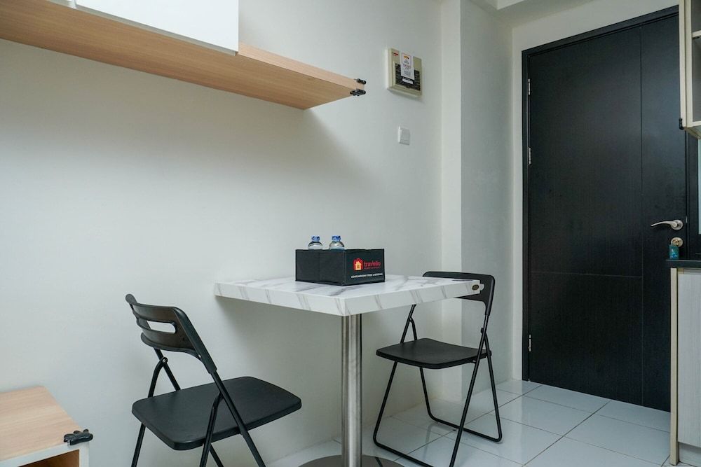 undefined Best Spacious Studio Belmont Residence Puri Apartment 5