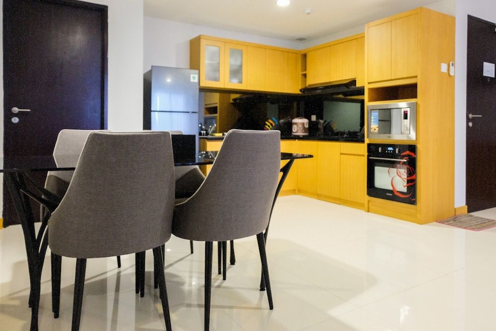 Big Size with City View @ 3BR Lexington Apartment Room 9