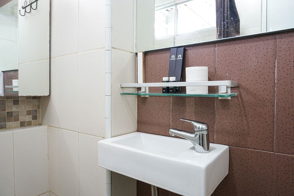 Comfortable Studio @ Green Bay Pluit Apartment Room 8