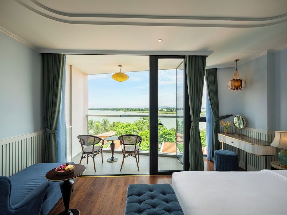 PREMIER JUNIOR SUITE RIVER VIEW