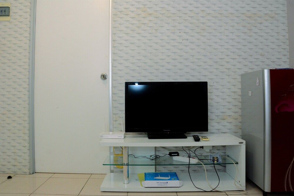 Spacious and Comfortable 2BR Green Bay Pluit Apartment Room 12