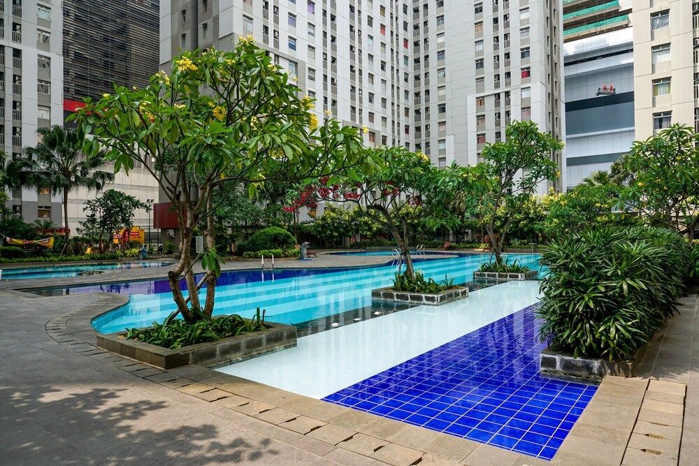 undefined Spacious and Comfortable 2BR Green Bay Pluit Apartment 4