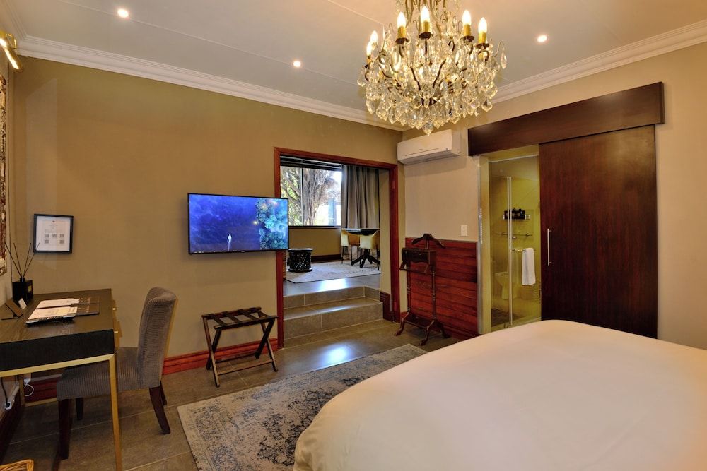 The Residence Boutique Hotel Luxury Room, 1 King Bed 31