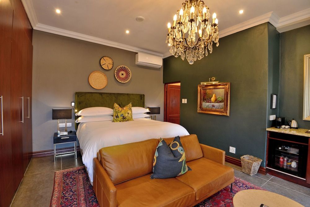 The Residence Boutique Hotel Luxury Room, 1 King Bed 6