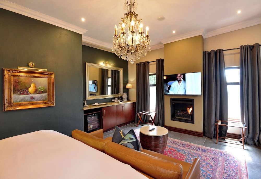 The Residence Boutique Hotel Luxury Room, 1 King Bed 30