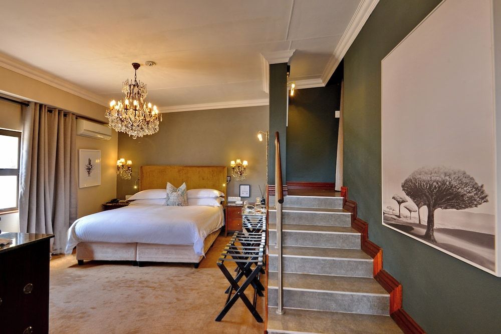 The Residence Boutique Hotel Luxury Room, 1 King Bed 9