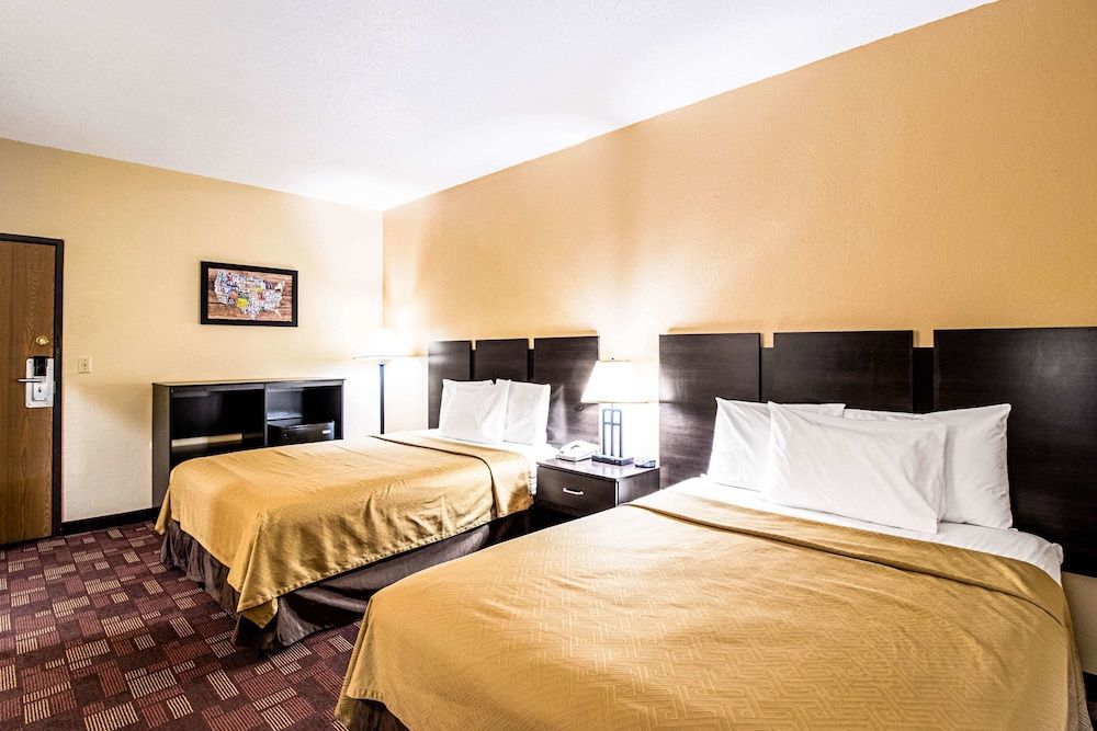 Standard Room, 2 Queen Beds, Non Smoking (Pet Friendly)