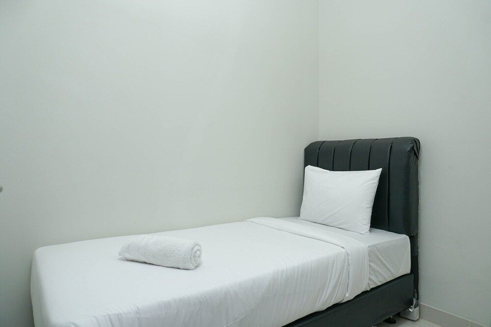 undefined Minimalist 3BR Apartment at Puri Mansion 4