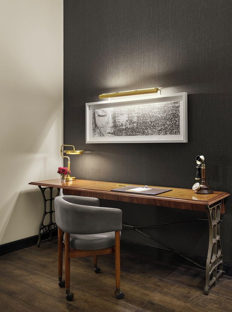 Refinery Hotel Studio, 1 Queen Bed 4