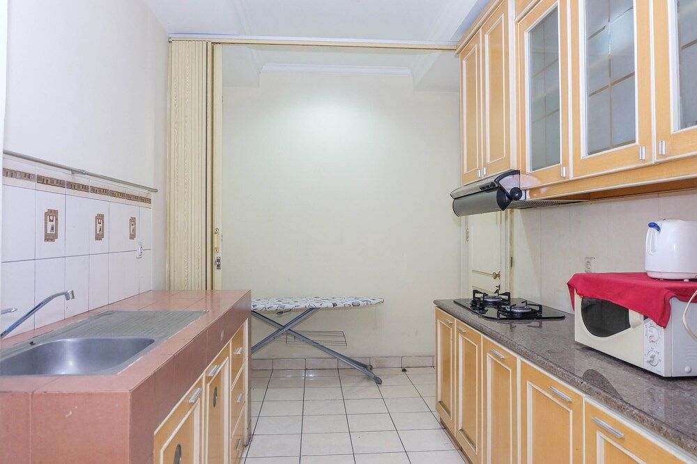 Fully Furnished and Comfortable 2BR Ambassador 2 Apartment Room 10