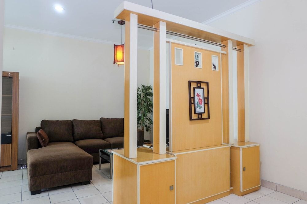 Fully Furnished and Comfortable 2BR Ambassador 2 Apartment Room 11