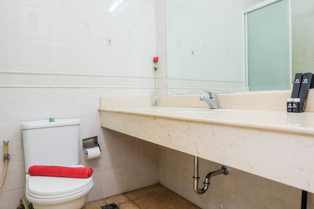 Fully Furnished and Comfortable 2BR Ambassador 2 Apartment Room 17