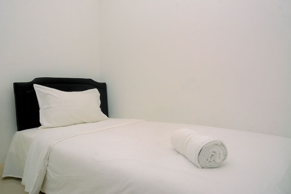 undefined Cozy Living 2BR Apartment at Bassura City near Mall 5