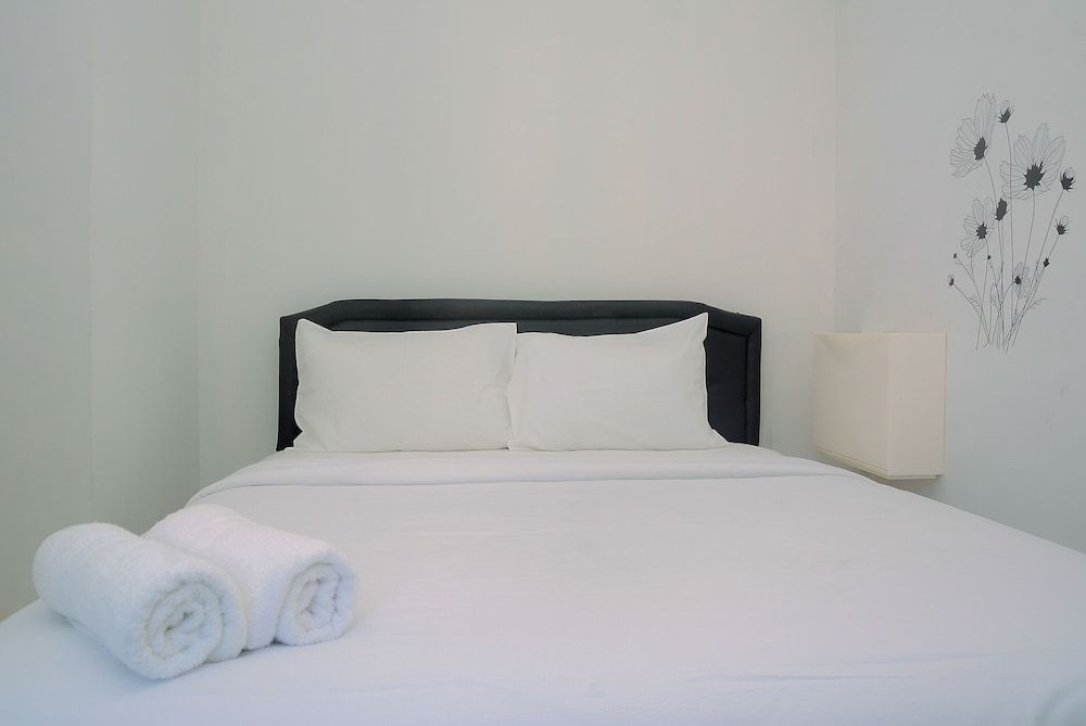 undefined Cozy Living 2BR Apartment at Bassura City near Mall 4